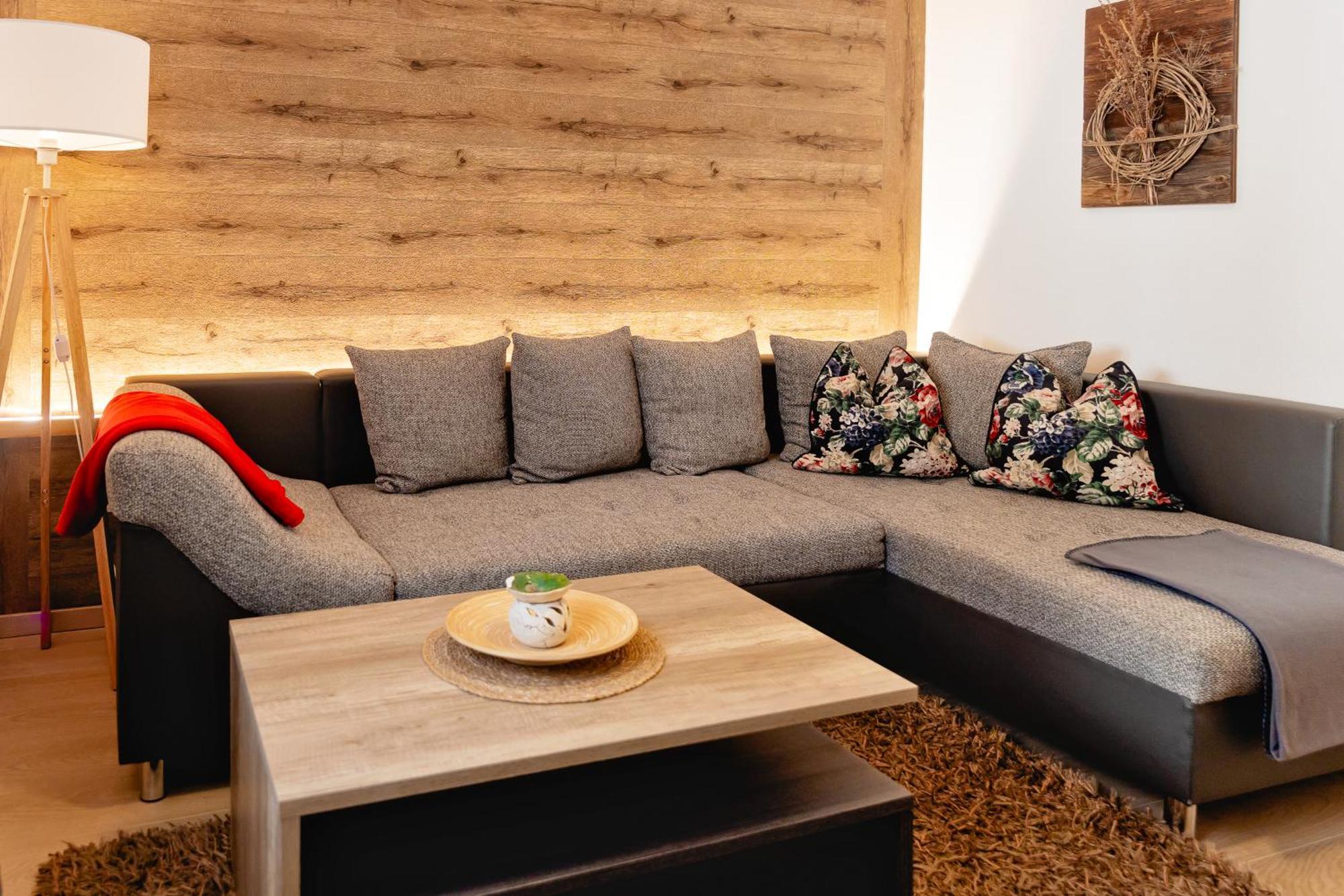 Ferienhaus Lechner Fuer Max 10 Personen - Wald Und Naturgarten أبتيناو المظهر الخارجي الصورة